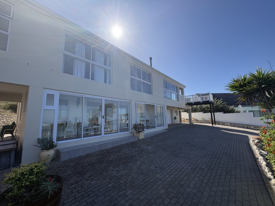 4 Bedroom Property for Sale in Pearl Bay Western Cape